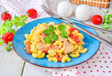 Макароны с курицей и сыром