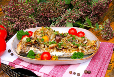 Рыба с шампиньонами жареная на сковороде