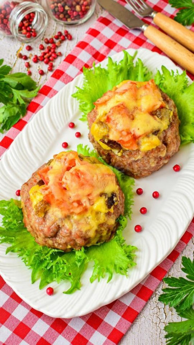 Мясные гнезда из фарша с начинкой сыром и грибами в духовке