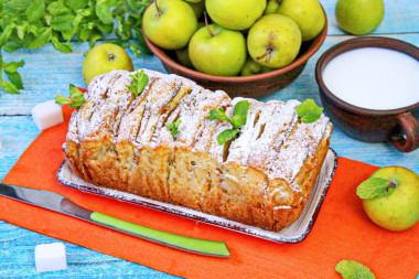 Кекс с яблоками в духовке