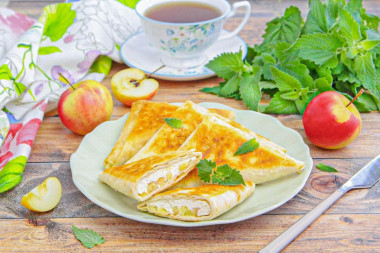 Треугольники из лаваша с творогом