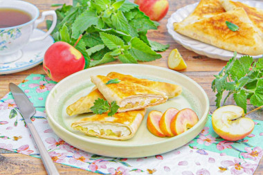 Треугольники из лаваша с творогом