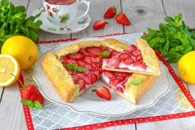 Галета с клубникой