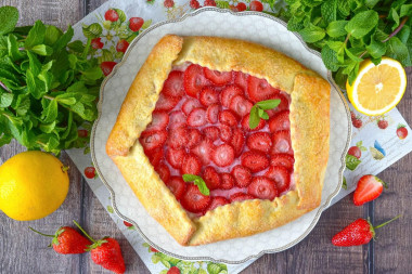 Галета с клубникой