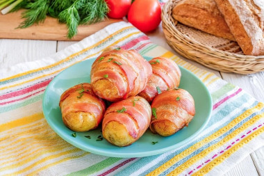 Картошка в аэрогриле в беконе