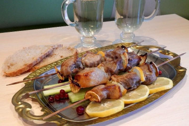 Шашлык из свинины с лимоном в аэрогриле
