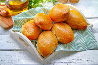 Пирожки дрожжевые с капустой в духовке