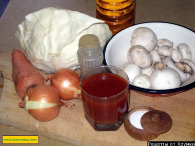 Рецепт - Солянка капустная с шампиньонами и томатной пастой - Шаг 1 - Делюсь с вами любимым бабулиным рецептом и рассказываю, как приготовить грибную солянку с капустой. Для начала берем все необходимые продукты, указанные в списке.