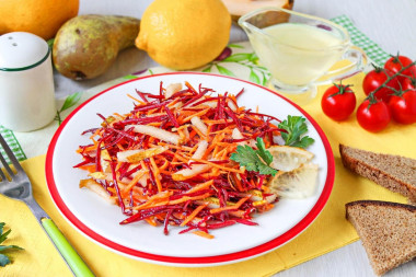 Салат из свежей свеклы и моркови