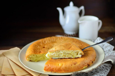 Заливной капустный пирог с сыром и зеленью в мультиварке