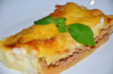 Каннеллони с мясным фаршем, помидорами и сыром
