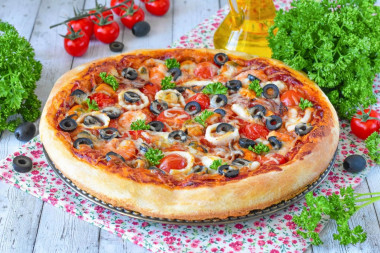 Домашняя пицца с морепродуктами в духовке