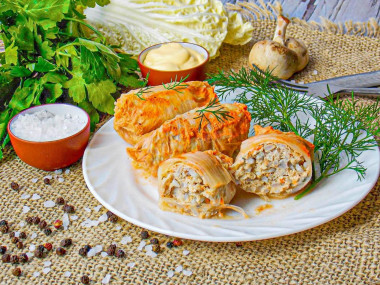 Голубцы из пекинской капусты с фаршем и рисом