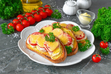 Горячие бутерброды с курицей