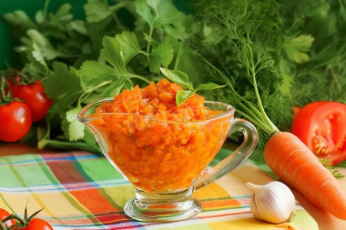 Икра из моркови с томатной пастой