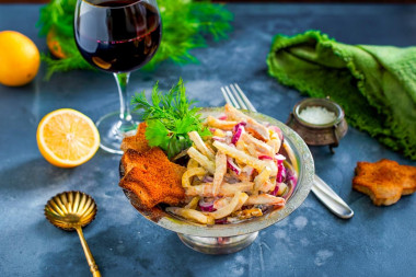 Салат с жареным мясом