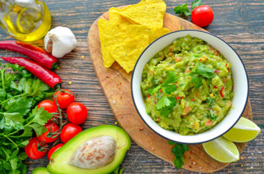 Соус Гуакамоле классический рецепт с авокадо и помидорами