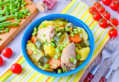 Овощное рагу с курицей и кабачками