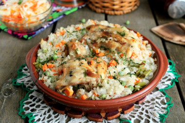 Рис с овощами и курицей в духовке