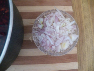 Рецепт - Густое лобио из фасоли со специями - Шаг 3 -  Нарезаем туда луковицы