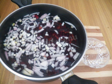 Рецепт - Густое лобио из фасоли со специями - Шаг 4 -  и варим на медленном огне, постоянно помешивая.