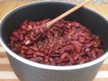 Рецепт - Густое лобио из фасоли со специями - Шаг 6 -  Когда шкурка на бобах начнет отделяться,