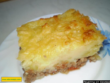 Запеканка из картофельного пюре с мясным фаршем и помидорами