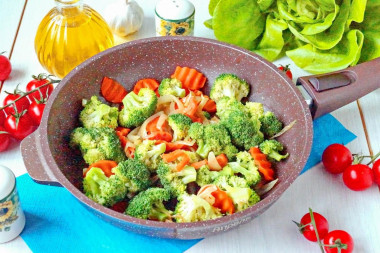 Брокколи с морковью