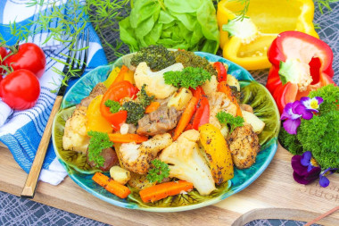 Индейка с цветной капустой в духовке