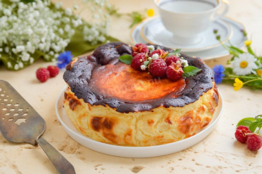 Испанский чизкейк Святого Себастьяна баскский чизкейк