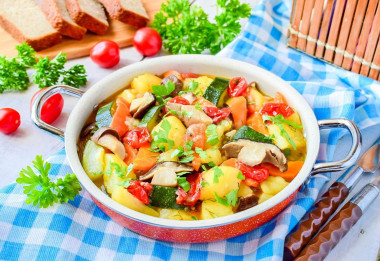 Овощное рагу с грибами и картошкой