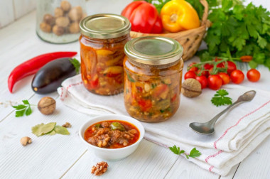 Лечо с баклажанами и грецкими орехами на зиму