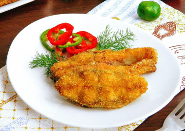Карп жареный в кукурузной муке на сковороде