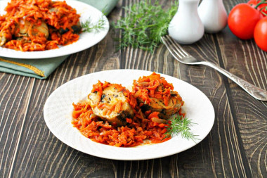 Минтай в духовке с луком и морковью