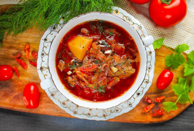 Борщ с тушенкой