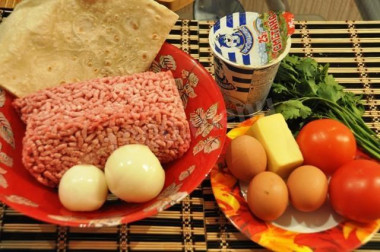 Рецепт - Фарш с сыром луком и помидорами в лаваше - Шаг 1 - Подготавливаем продукты, которые нам понадобятся для приготовления рулета с фаршем.