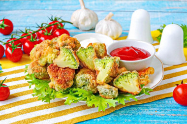 Брокколи в кляре на сковороде