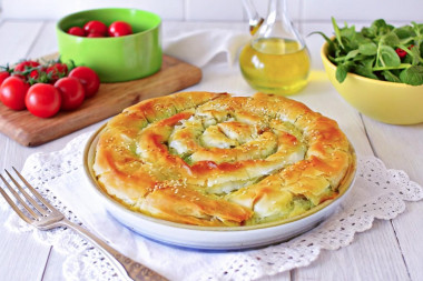 Улитка из теста фило греческий пирог