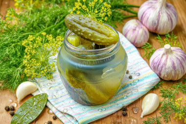 Соленые огурцы под капроновой крышкой на зиму