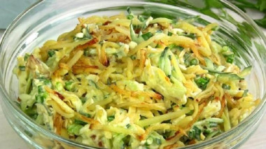 Салат Диёр с жареной картошкой и яйцом