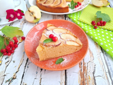 Пирог с яблоками в духовке шарлотка простой