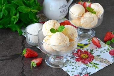 Мороженое из молока и сахара