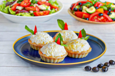 Тарталетки с яйцом и сыром