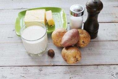 Рецепт - Картофельный гратен в духовке классический - Шаг 1 - Как запечь картофельный гратен в духовке? Приготовьте продукты: картофель, сливки, сыр, чеснок, соль и черный перец и обязательно мускатный орех, это визитка классического гратена.