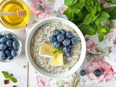 Овсянка с сыром и маком