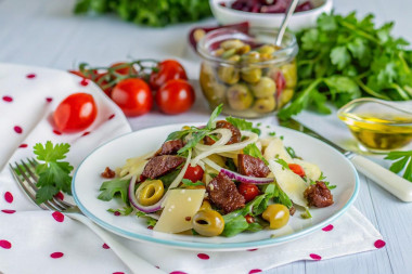 Салат с вялеными помидорами и рукколой ПП