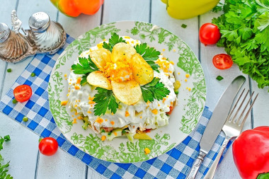 Салат Орхидея с чипсами и курицей