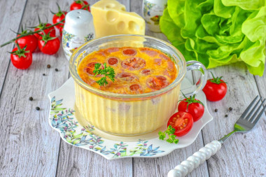 Омлет с колбасой и сыром в аэрогриле