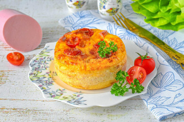 Омлет с колбасой и сыром в аэрогриле