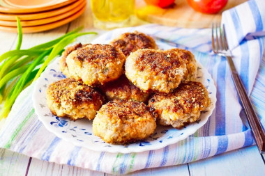 Котлеты из фарша с манкой